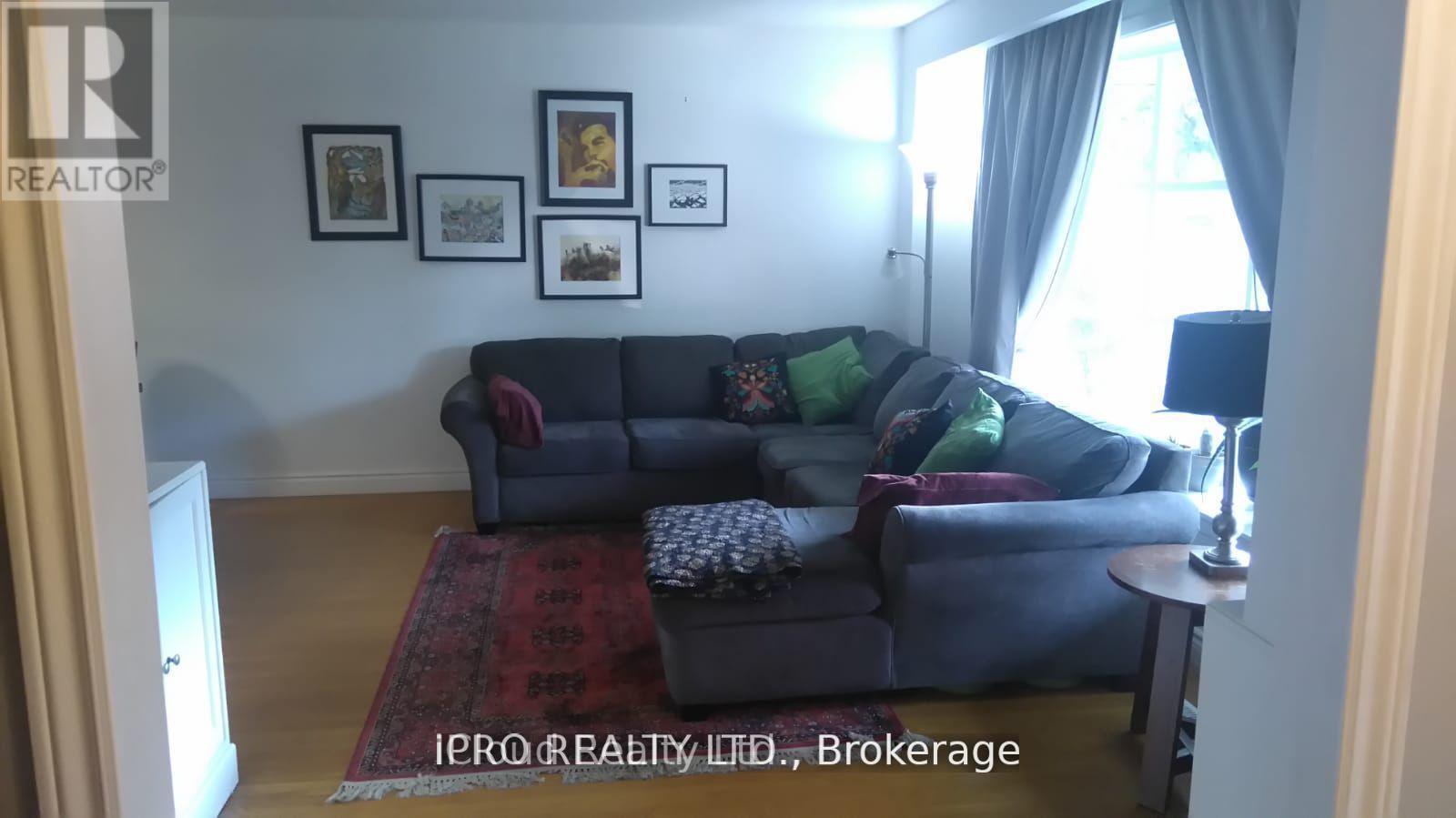 62 Ambleside Drive, Brampton, Ontario  L6Y 1B9 - Photo 2 - W13170086
