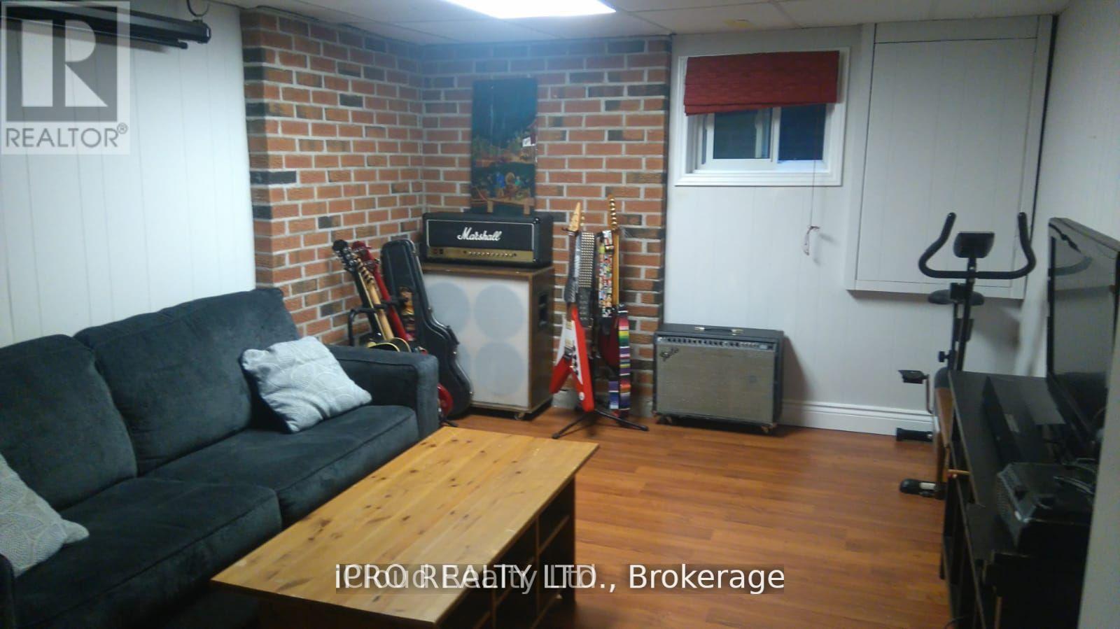 62 Ambleside Drive, Brampton, Ontario  L6Y 1B9 - Photo 9 - W13170086