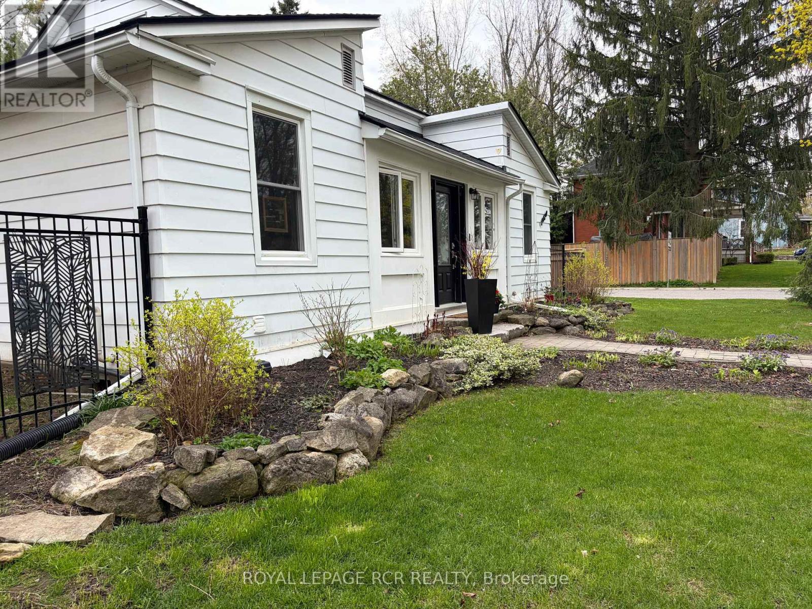 1429 Queen Street, Caledon, Ontario  L7K 0E4 - Photo 3 - W13170098