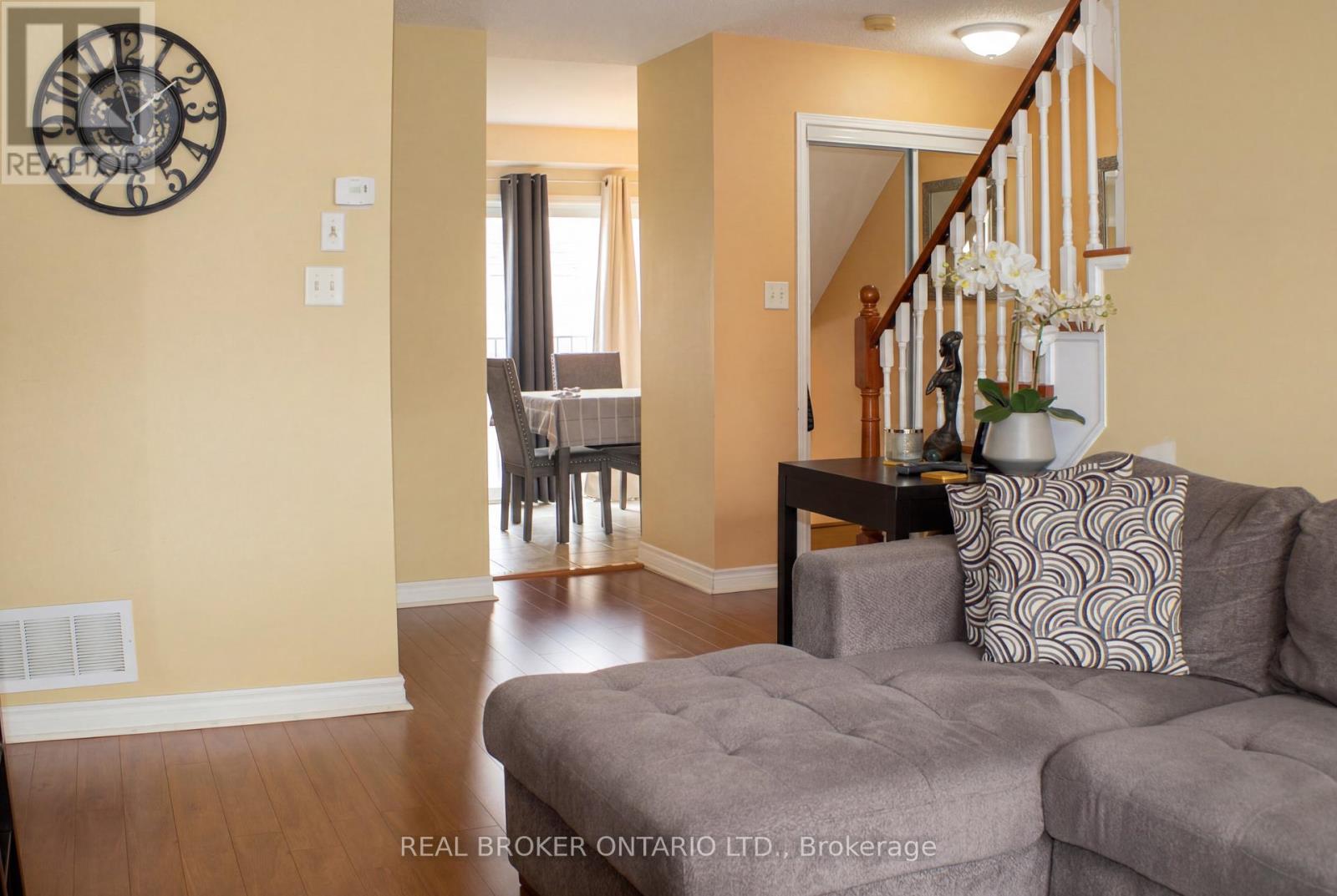 34 Axelrod Avenue, Brampton, Ontario  L6Y 5S9 - Photo 4 - W13170118