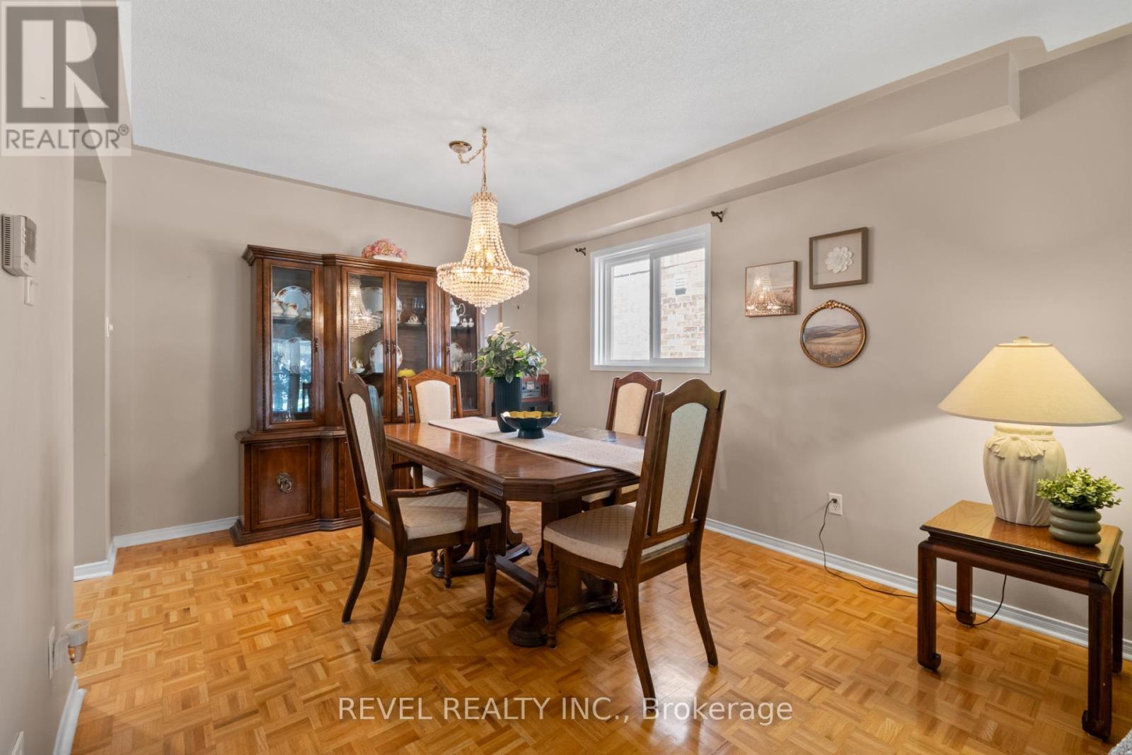 1263 Bantham Street, Mississauga, Ontario  L5V 1Y8 - Photo 4 - W13170168