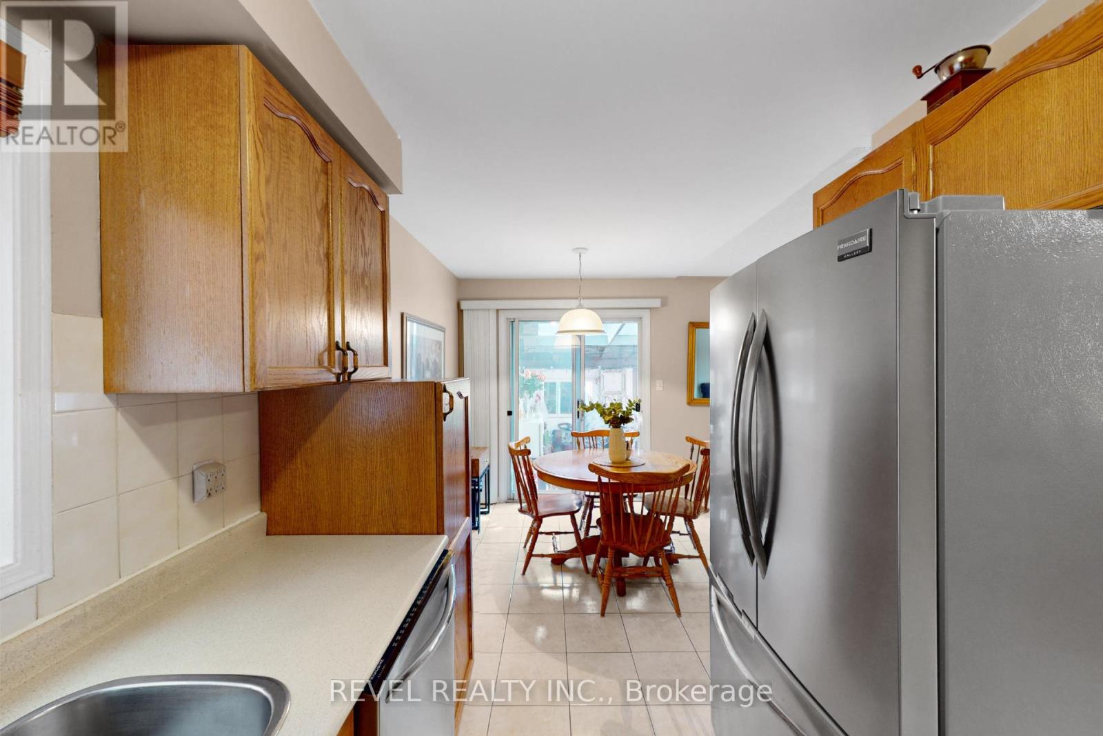 1263 Bantham Street, Mississauga, Ontario  L5V 1Y8 - Photo 7 - W13170168