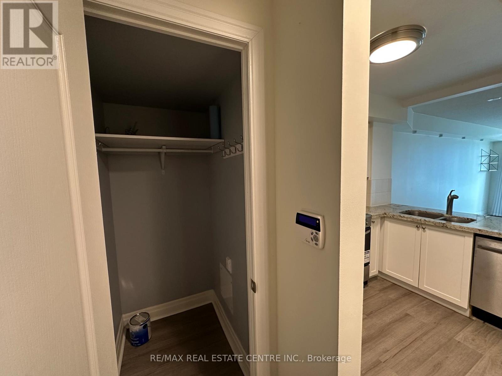 816 - 2121 Lake Shore Boulevard W, Toronto, Ontario  M8V 4E9 - Photo 3 - W13170232