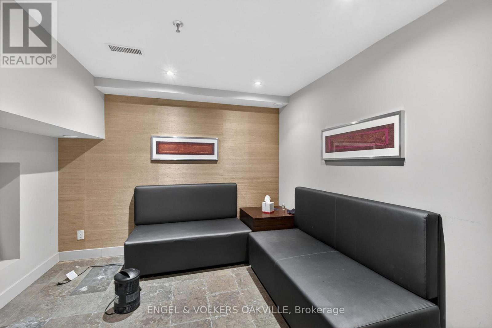 145 Lakeshore Road E, Oakville, Ontario L6J 1H3 - Photo 32 - W13170260