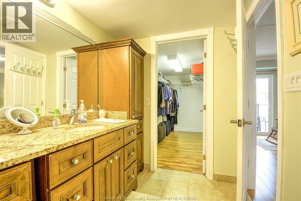 320 Village Grove Drive Unit# A401, Tecumseh, Ontario  N8N 4X7 - Photo 32 - 26012013