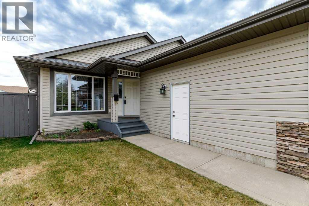 15 Kirton Close, Red Deer, Alberta  T4P 4E9 - Photo 2 - A2310917