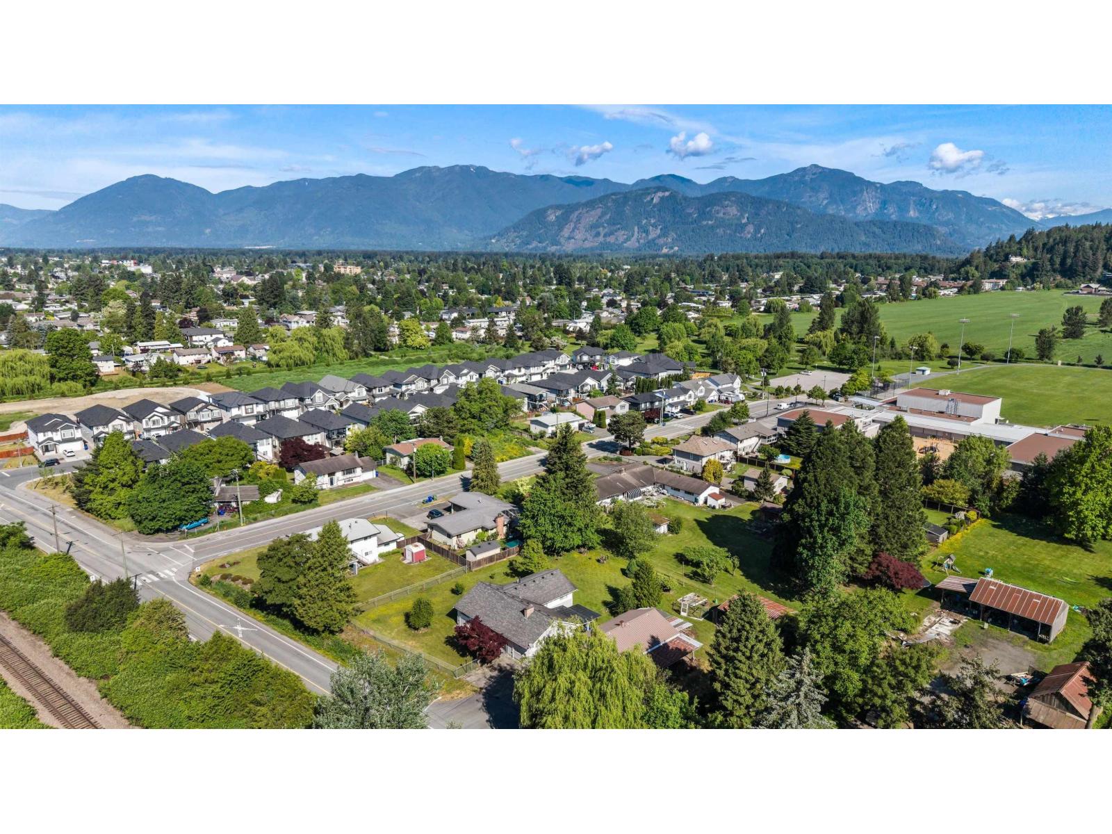 47123 First Avenue, Chilliwack Proper East, Chilliwack, British Columbia  V2P 8B6 - Photo 4 - R3124015
