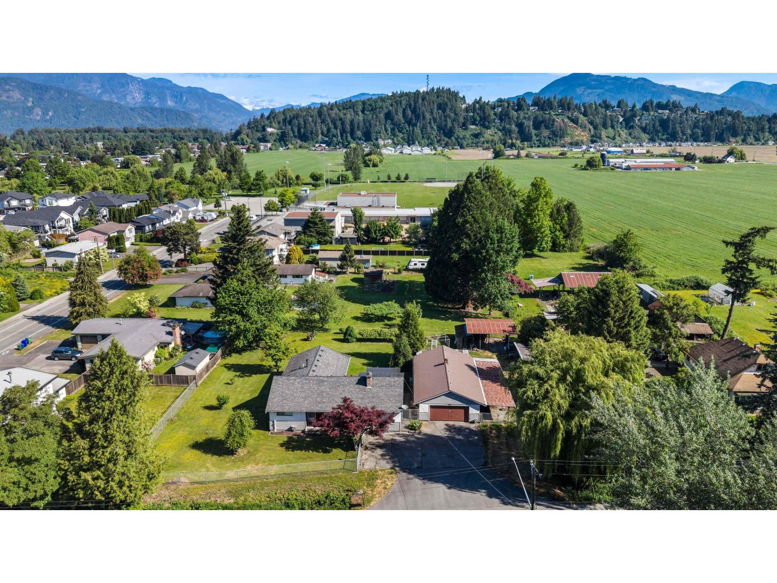 47123 First Avenue, Chilliwack Proper East, Chilliwack, British Columbia  V2P 8B6 - Photo 1 - R3124015