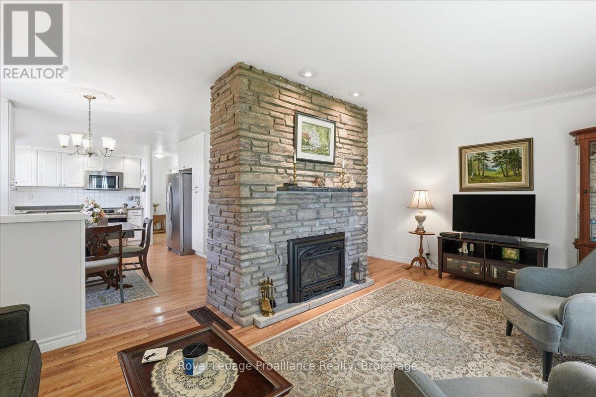 21 Glendale Road, Belleville, Ontario  K8P 4H4 - Photo 10 - X13170358