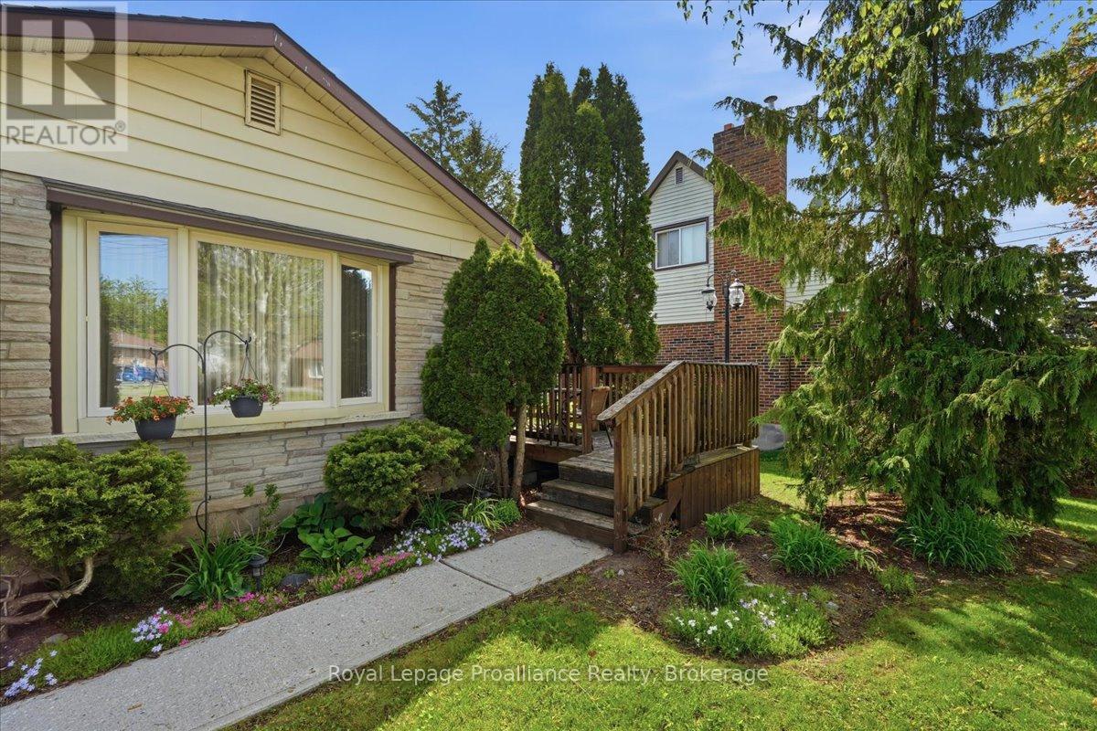 21 Glendale Road, Belleville, Ontario  K8P 4H4 - Photo 3 - X13170358