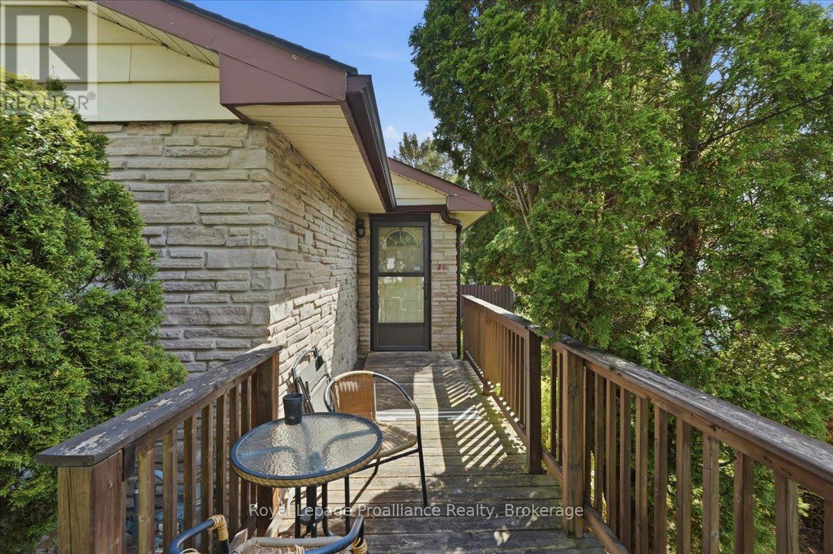 21 Glendale Road, Belleville, Ontario  K8P 4H4 - Photo 4 - X13170358