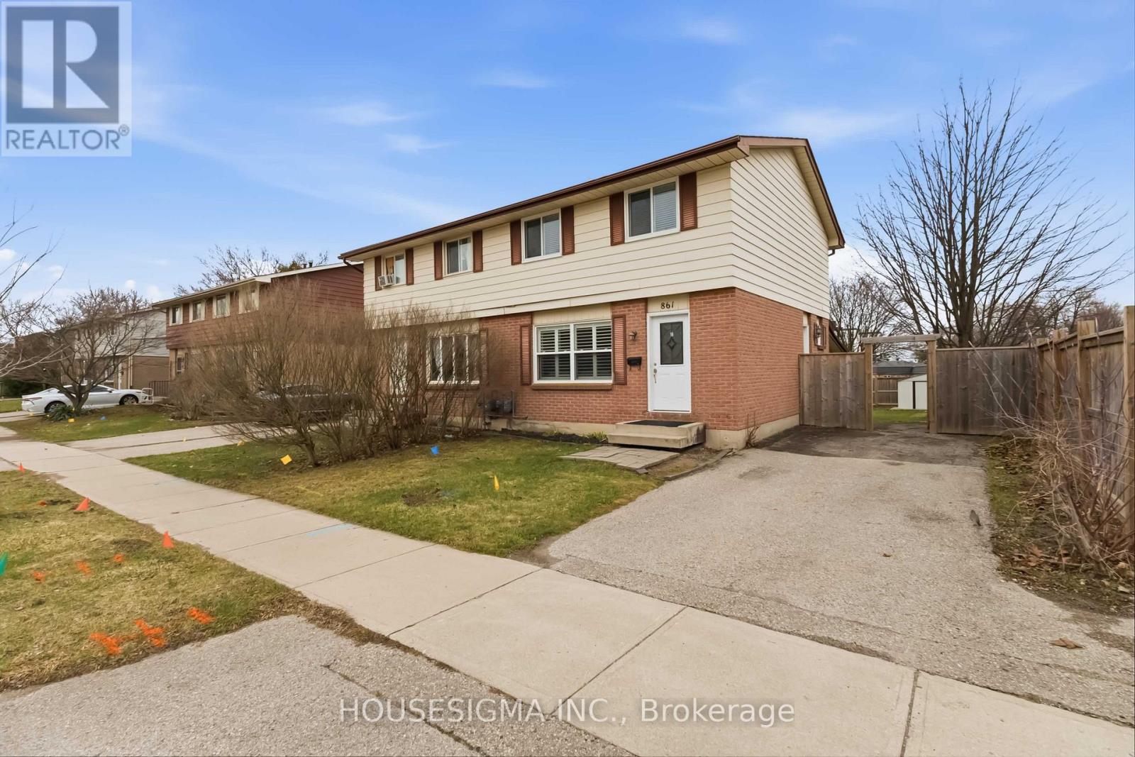 861 DEARNESS DRIVE, London South, Ontario