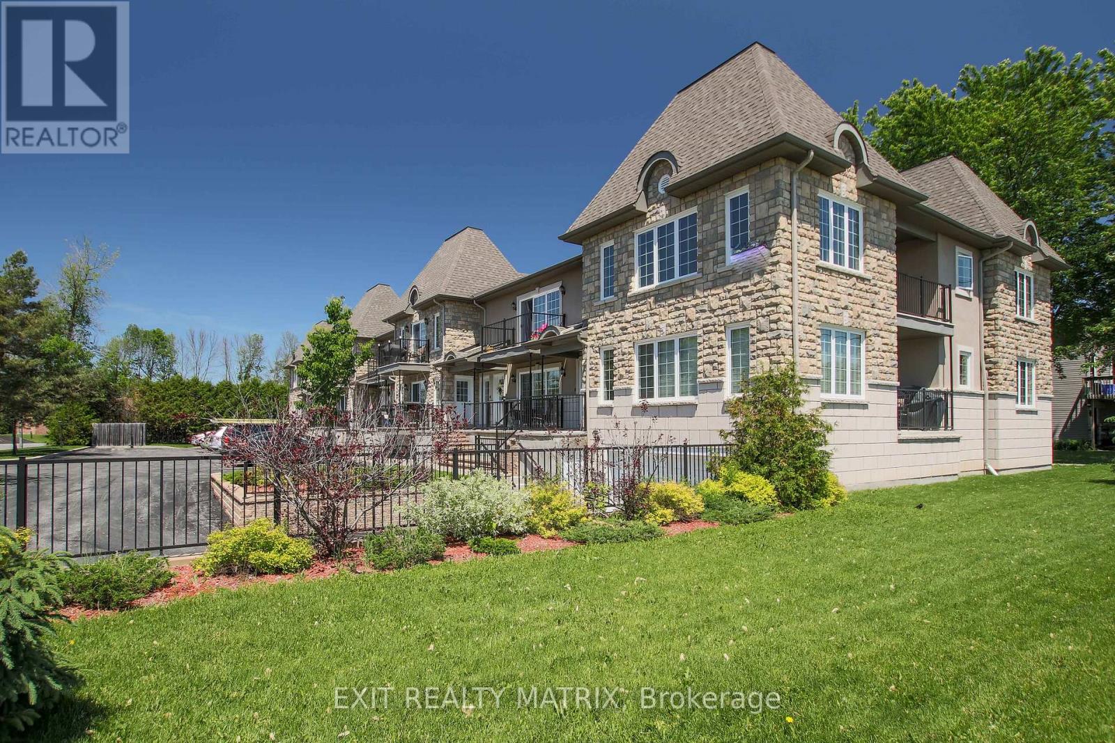 8 - 92 LAPOINTE STREET, Russell, Ontario