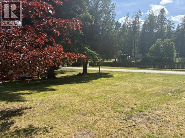7520 Broadwater Road, Castlegar, British Columbia V1N 4V8 - Photo 14 - 10388718