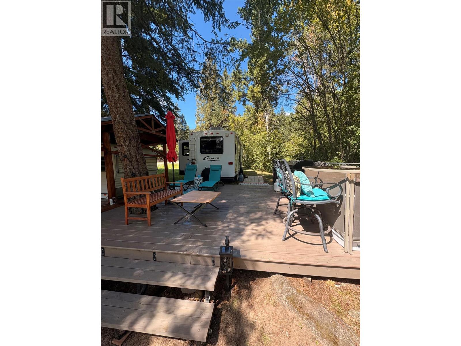 7520 Broadwater Road, Castlegar, British Columbia V1N 4V8 - Photo 9 - 10388718