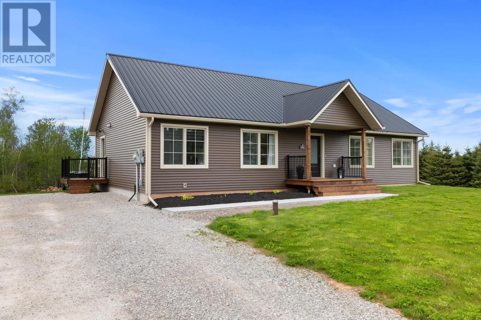 74 Richard Douglas Drive, Mermaid, Prince Edward Island  C1B 3E3 - Photo 2 - 202612059