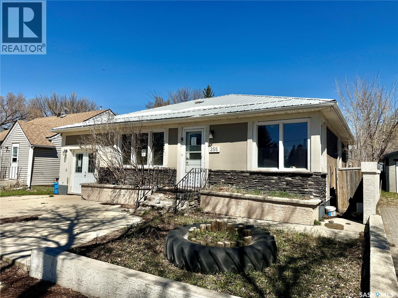 255 Broadway Street W, Yorkton, Saskatchewan  S3N 0N4 - Photo 3 - SK036860