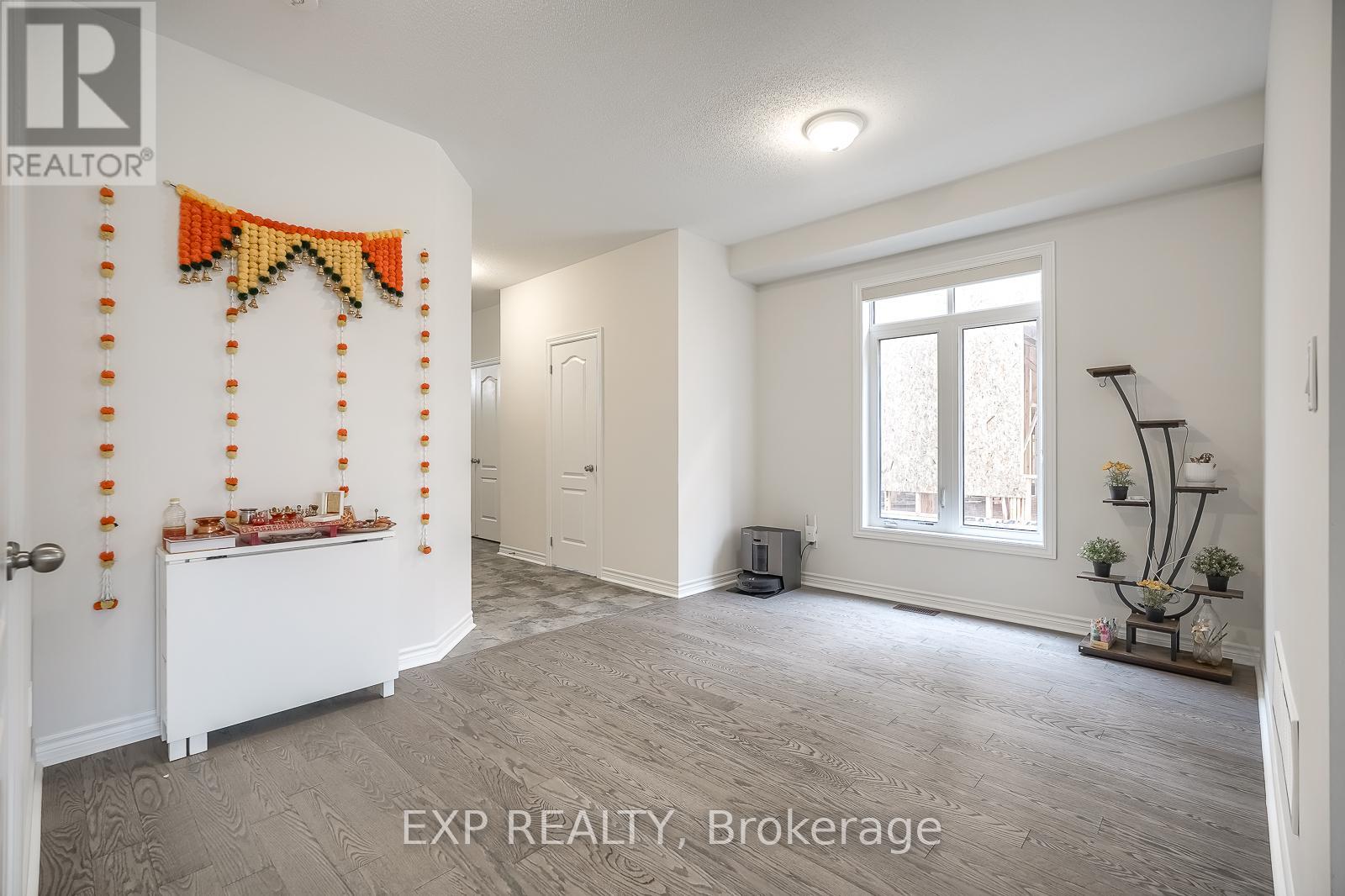 1020 Matthew Murray Crescent, Oshawa, Ontario  L1K 3G5 - Photo 4 - E13168864