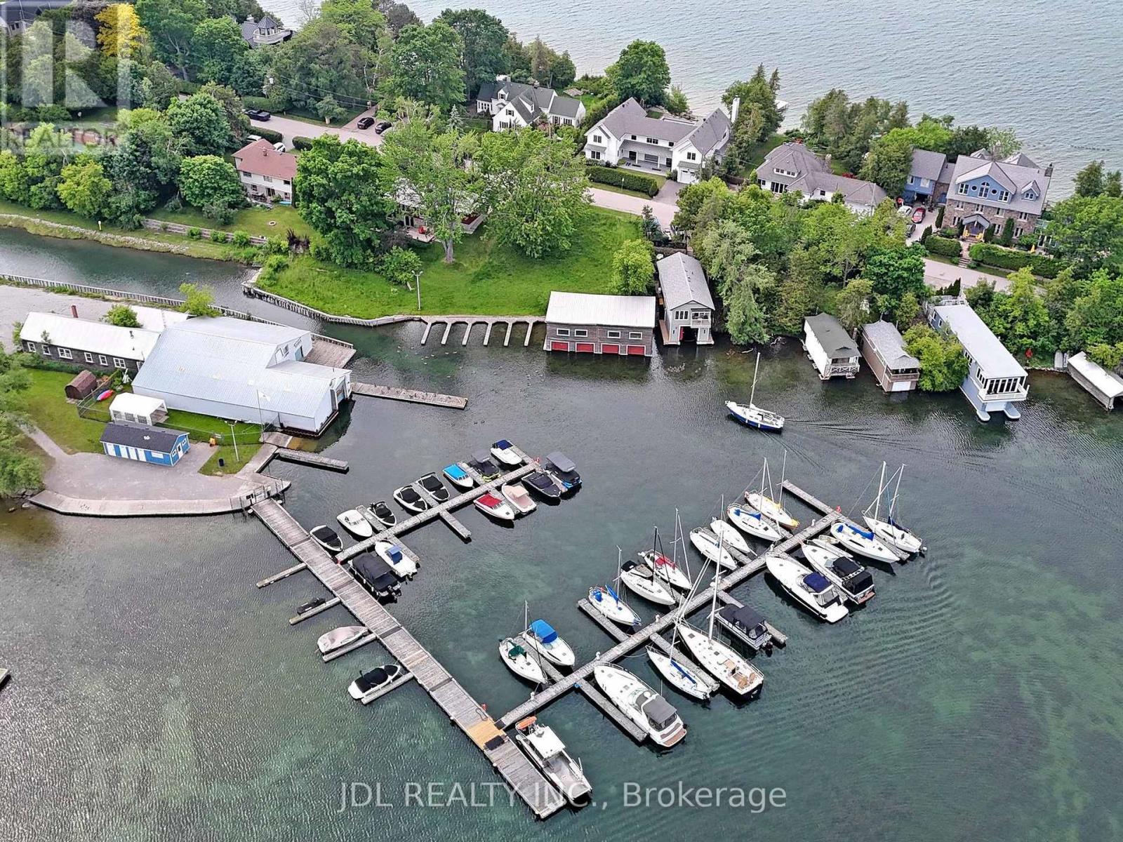11 Hedge Road, Georgina, Ontario  L0E 1R0 - Photo 3 - N12958248