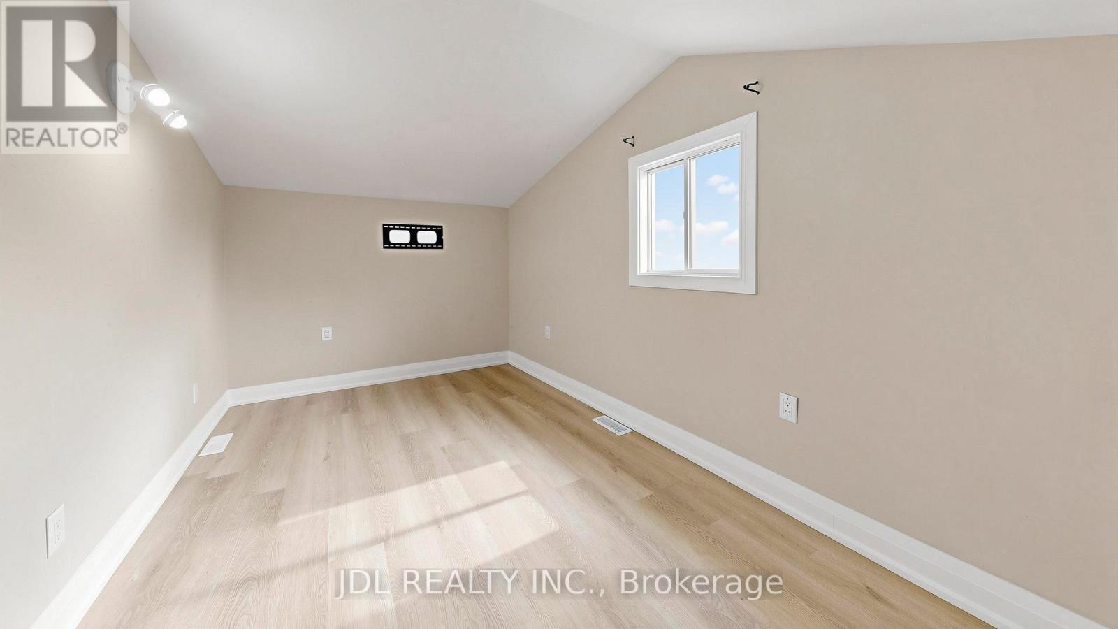 245 Royal Road, Georgina, Ontario  L4P 2T9 - Photo 16 - N13169560