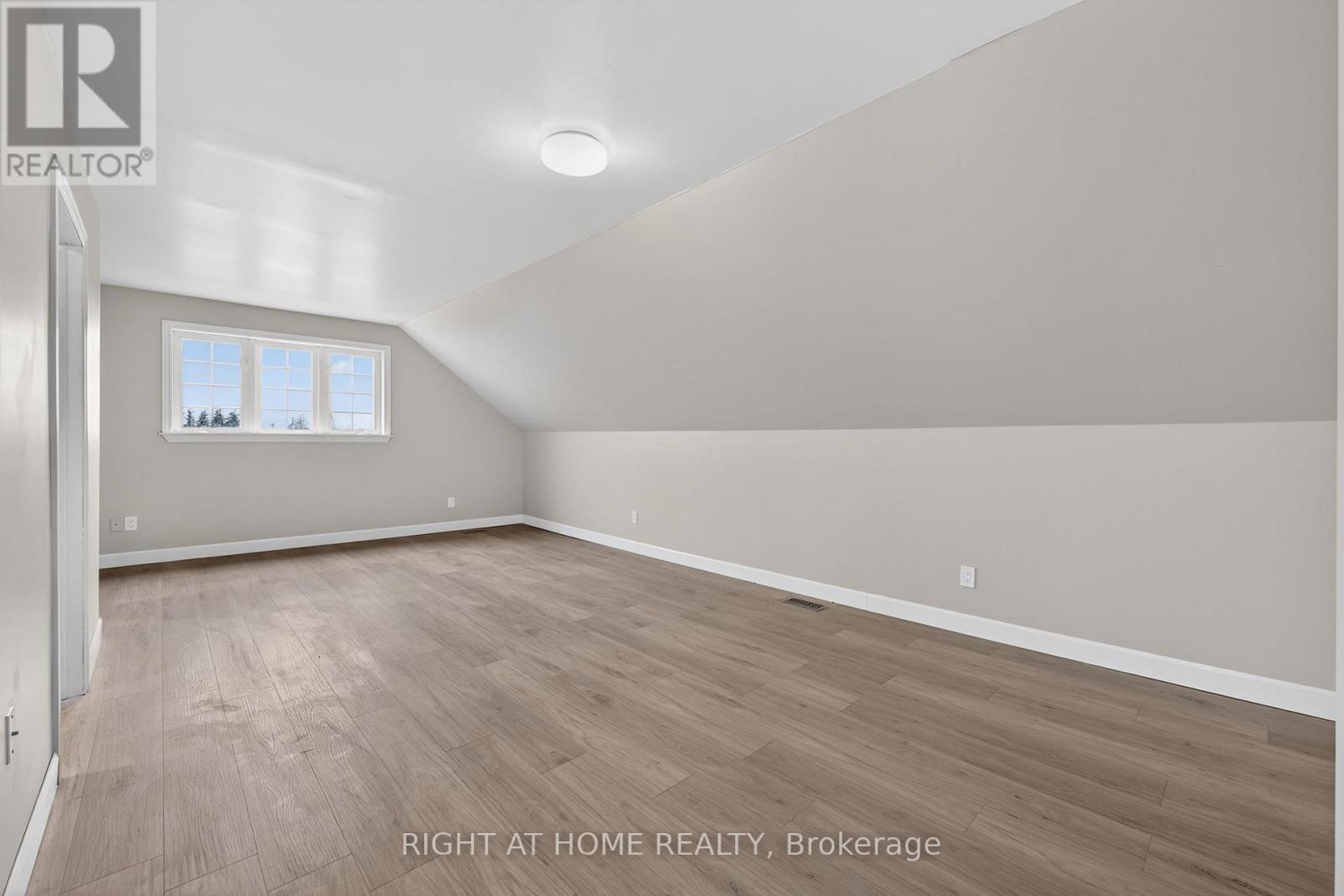 6435 12/13 Stayner Side Road, Clearview, Ontario  L0M 1N0 - Photo 21 - S12998080