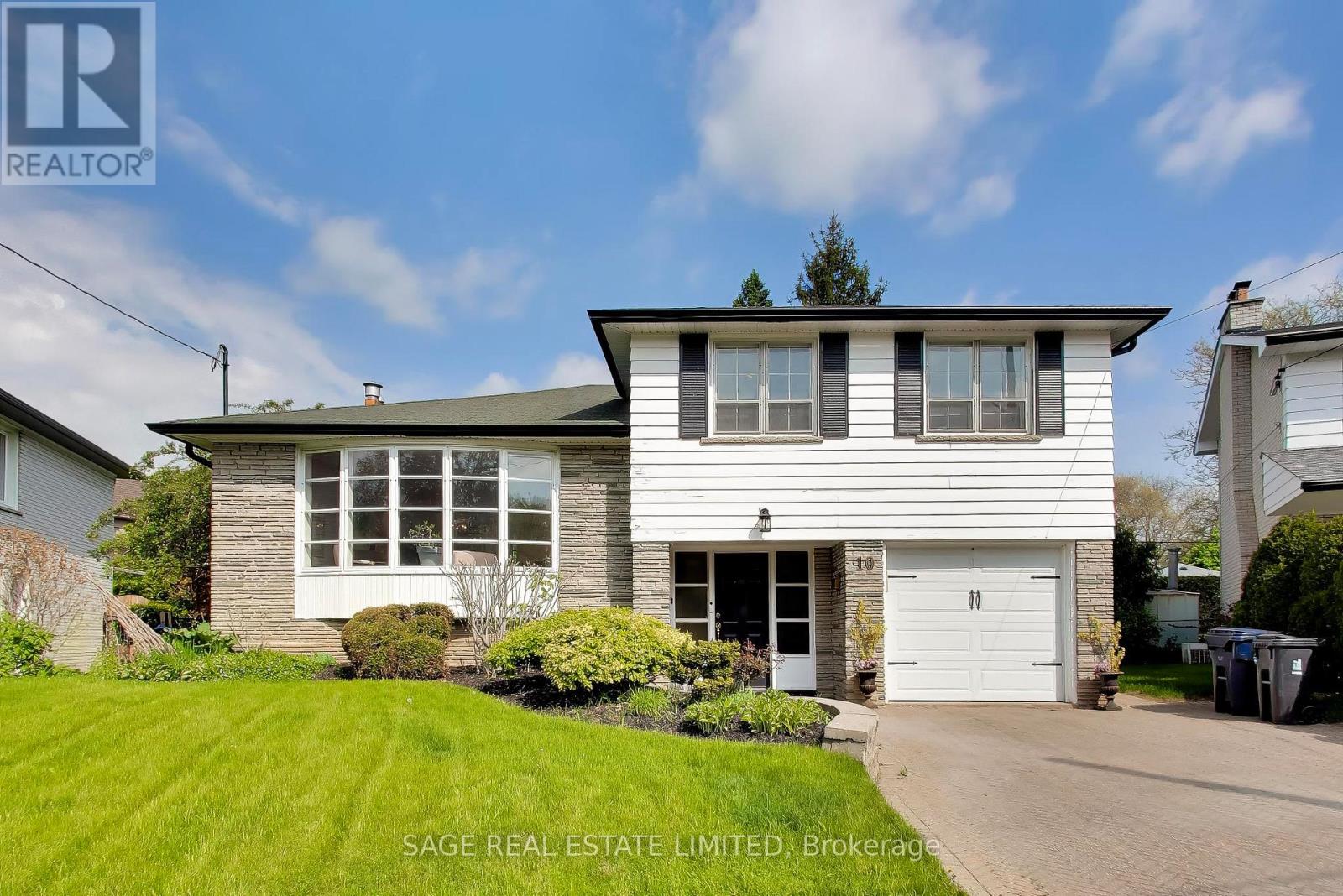 10 GASPE ROAD, Toronto, Ontario