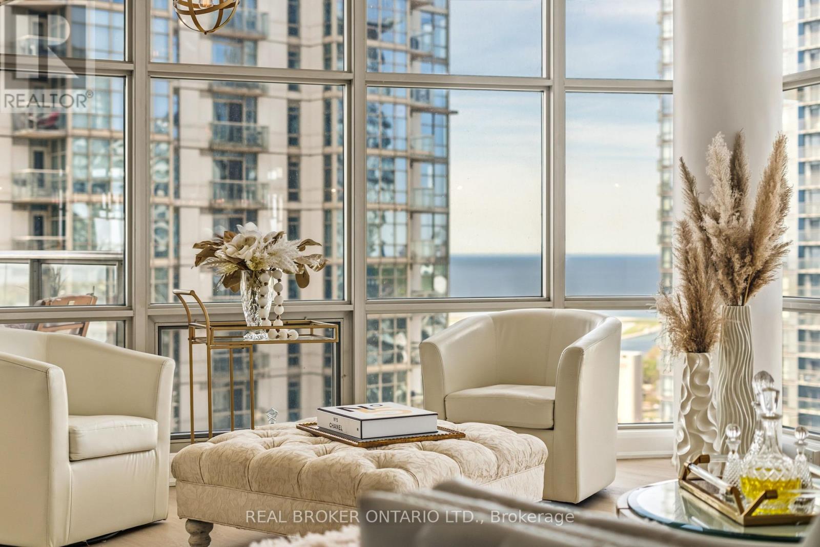 3812 - 10 Navy Wharf Court, Toronto, Ontario  M5V 3V2 - Photo 2 - C13170458