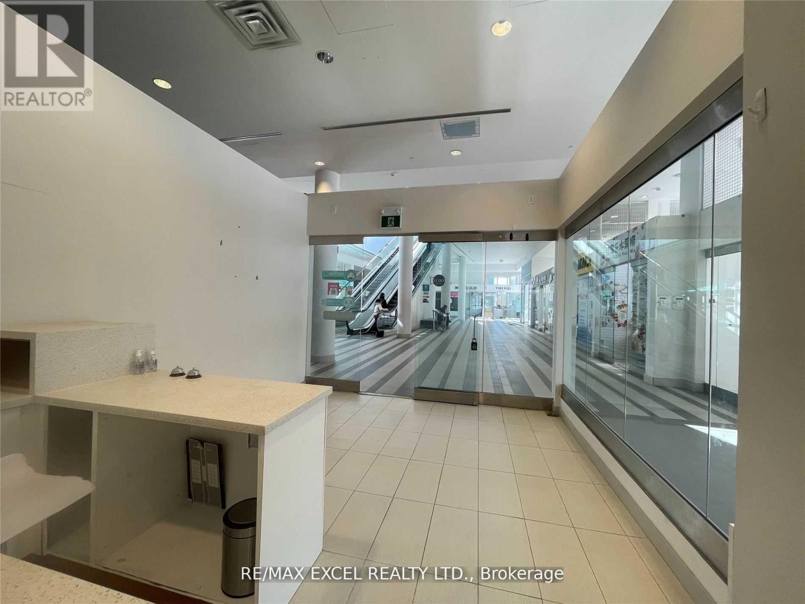 160 - 4750 Yonge Street, Toronto, Ontario  M2N 5M6 - Photo 3 - C13170460