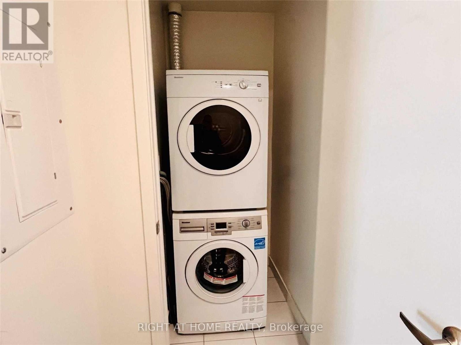 2203 - 210 Simcoe Street, Toronto, Ontario  M5T 0A9 - Photo 18 - C13170528