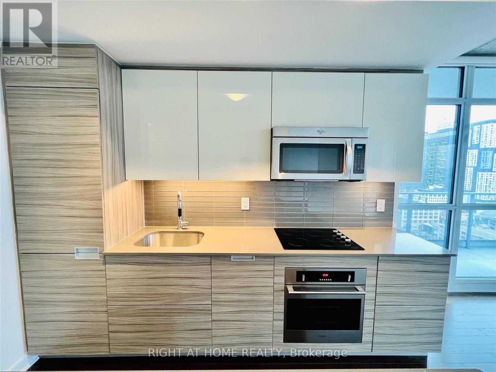 2203 - 210 Simcoe Street, Toronto, Ontario  M5T 0A9 - Photo 3 - C13170528