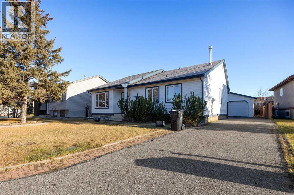 105 Farrell Cove, Fort Mcmurray, Alberta  T9K 1N9 - Photo 4 - A2268019