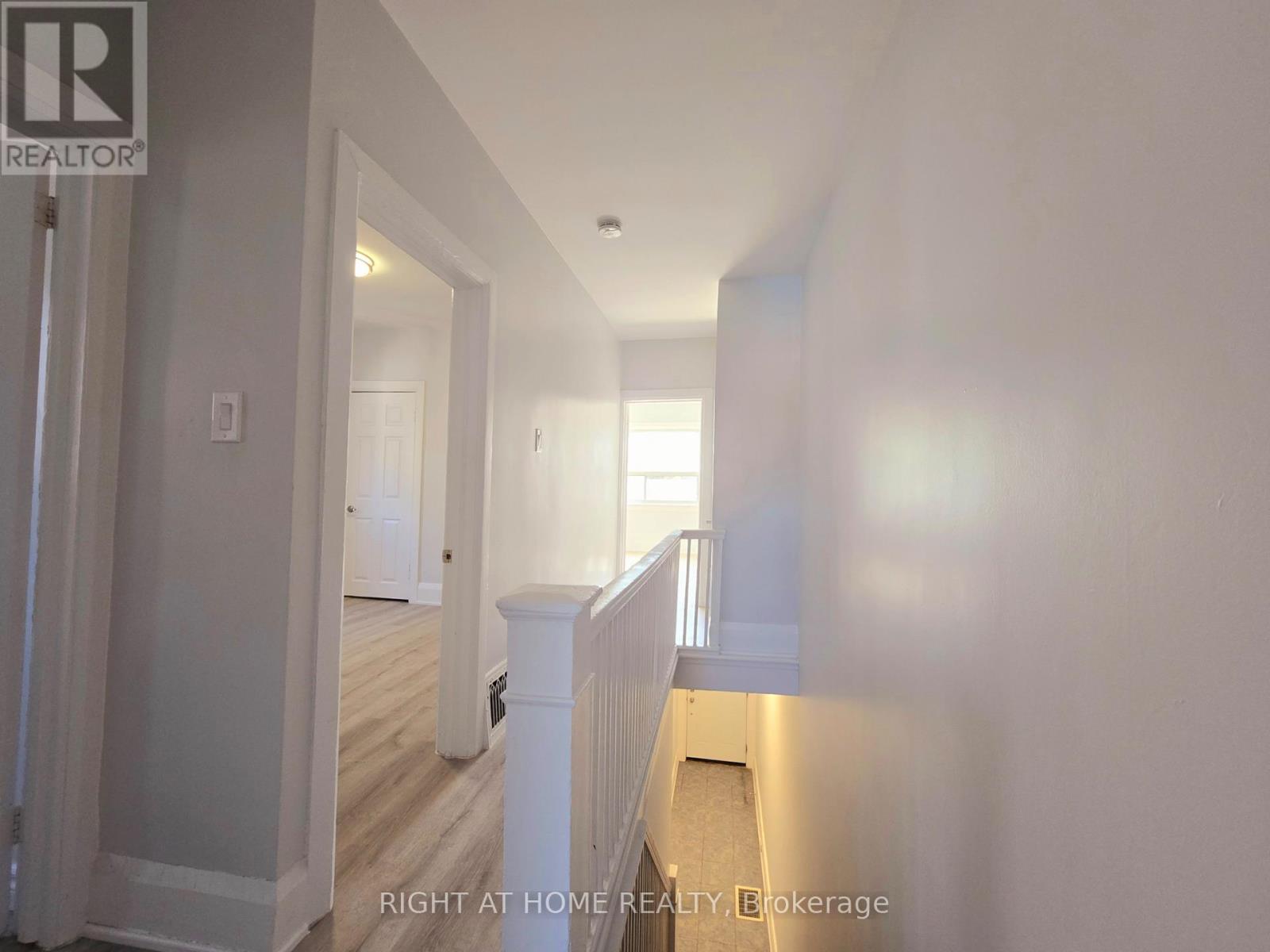 Upper - 685 Greenwood Avenue, Toronto, Ontario  M4J 4B6 - Photo 7 - E13170386