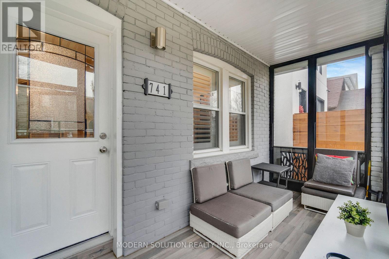 741 Milverton Boulevard, Toronto, Ontario  M4C 1Y3 - Photo 7 - E13170396