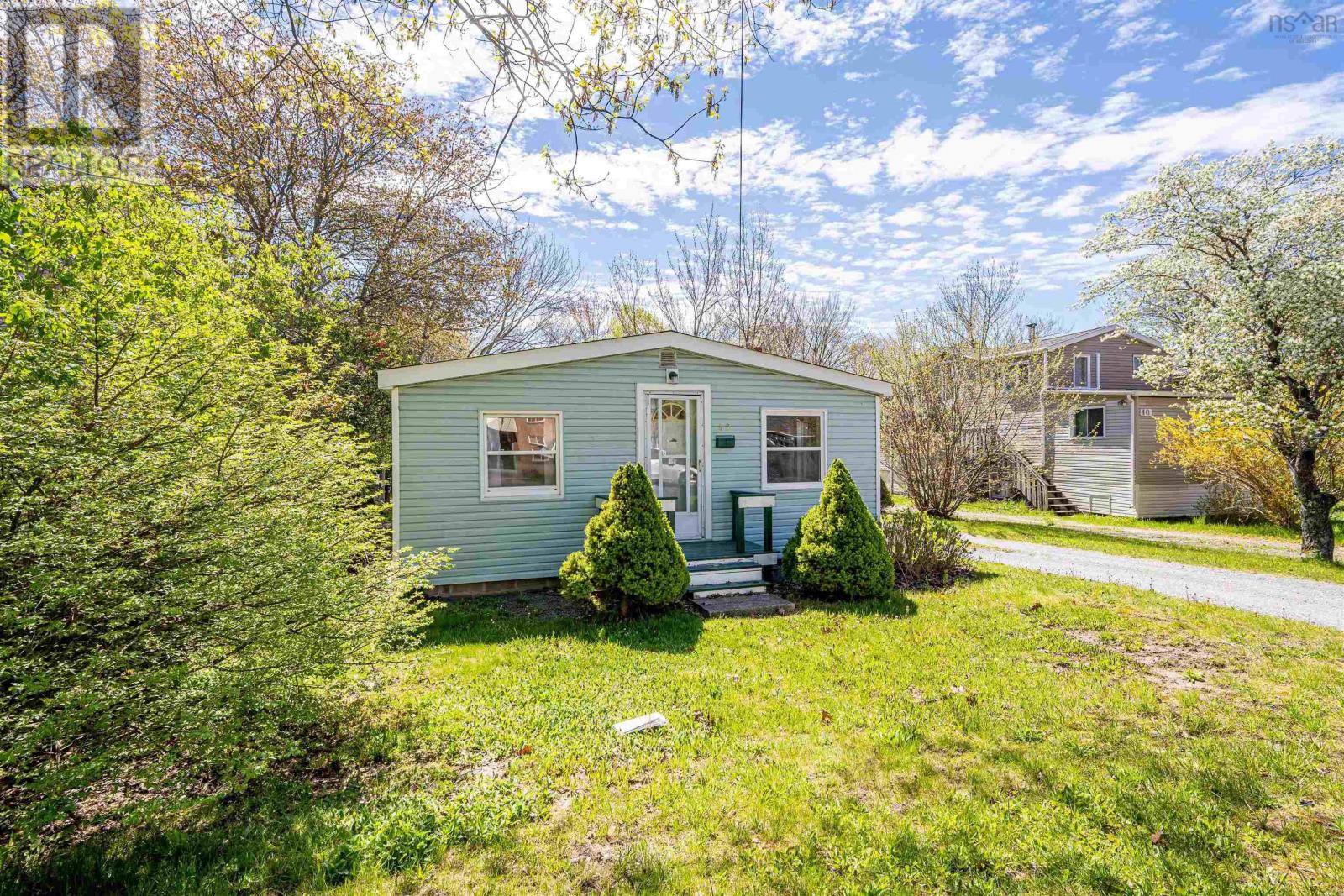 42 Jackson Road, Dartmouth, Nova Scotia  B3A 4A3 - Photo 1 - 202612024