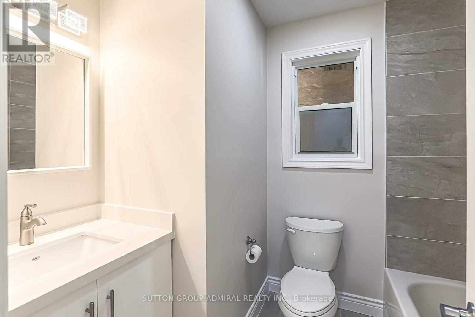 37 Newbury Drive, Newmarket, Ontario  L3Y 4P9 - Photo 16 - N13170426