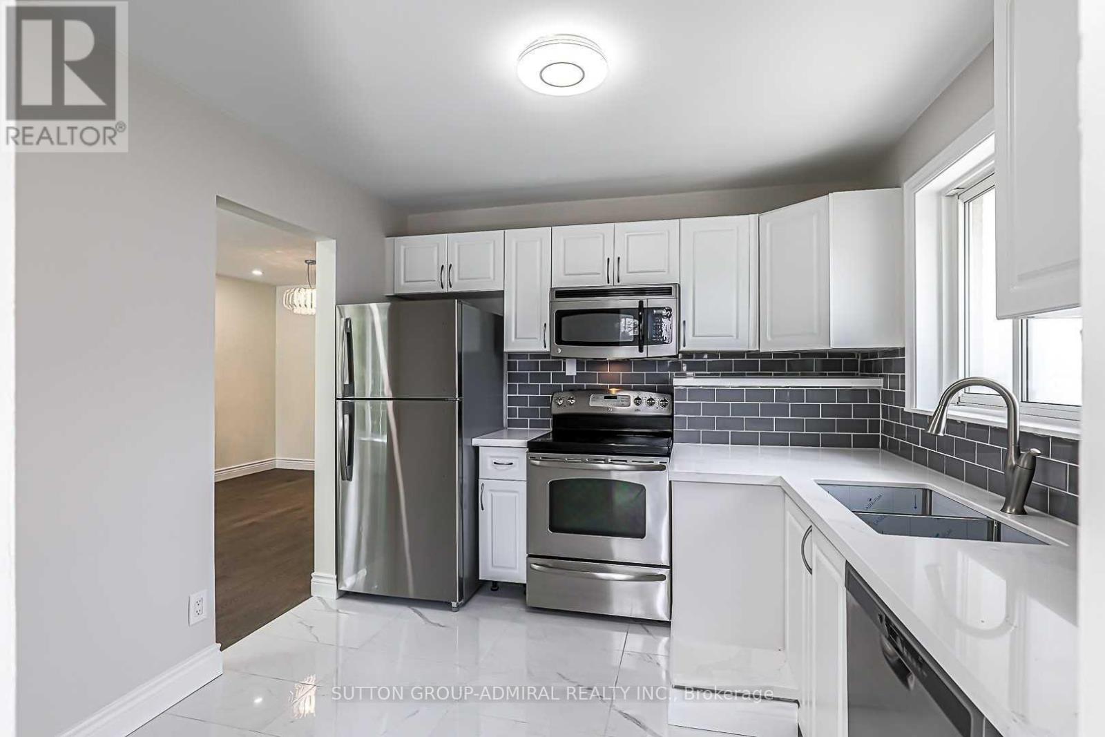 37 Newbury Drive, Newmarket, Ontario  L3Y 4P9 - Photo 8 - N13170426