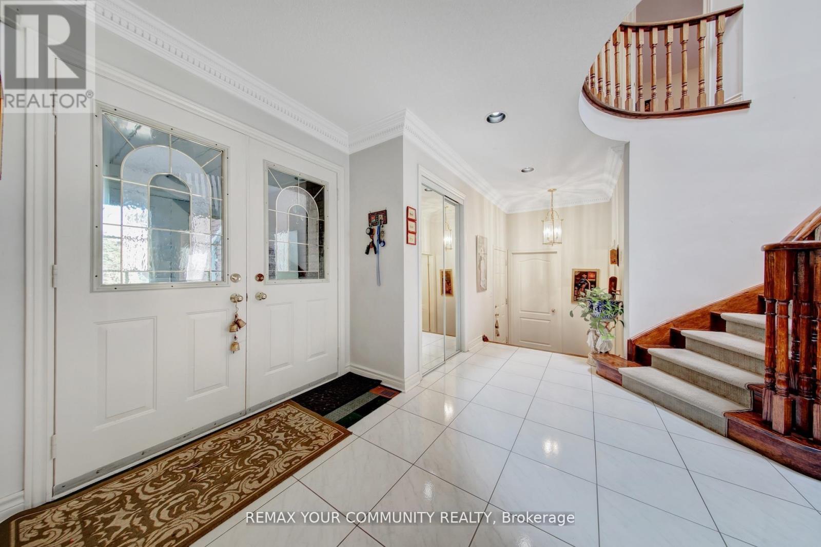 34 Leicester Road, Richmond Hill, Ontario  L4B 3V5 - Photo 3 - N13170510