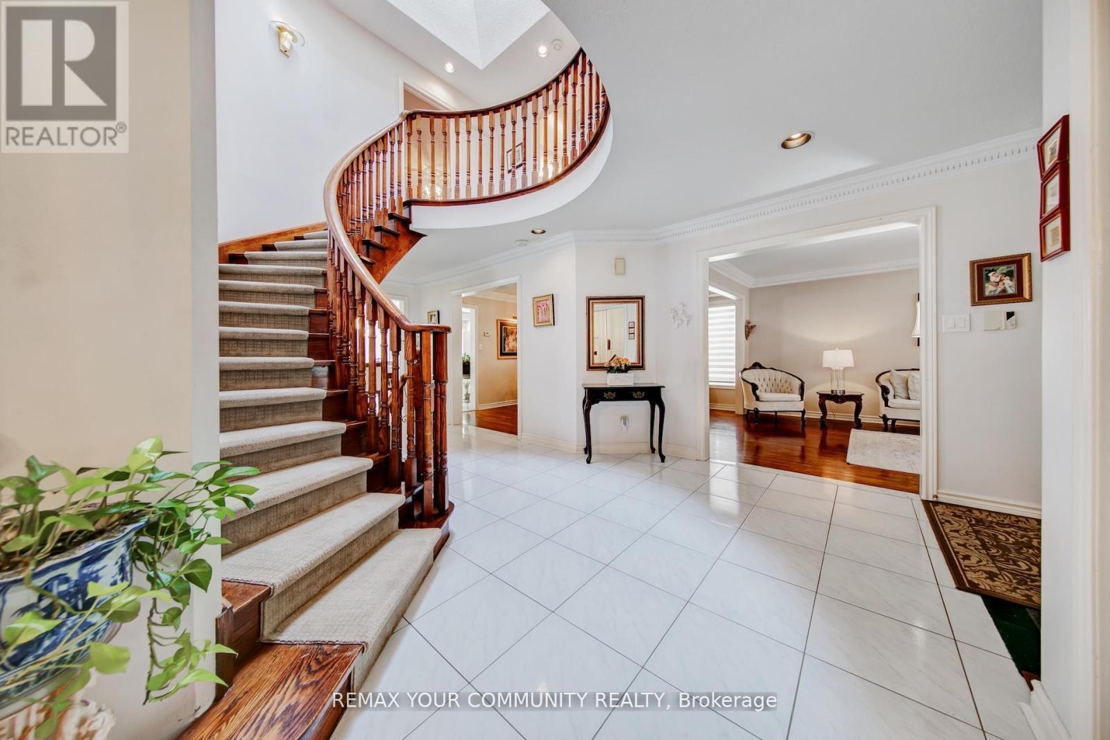 34 Leicester Road, Richmond Hill, Ontario  L4B 3V5 - Photo 4 - N13170510