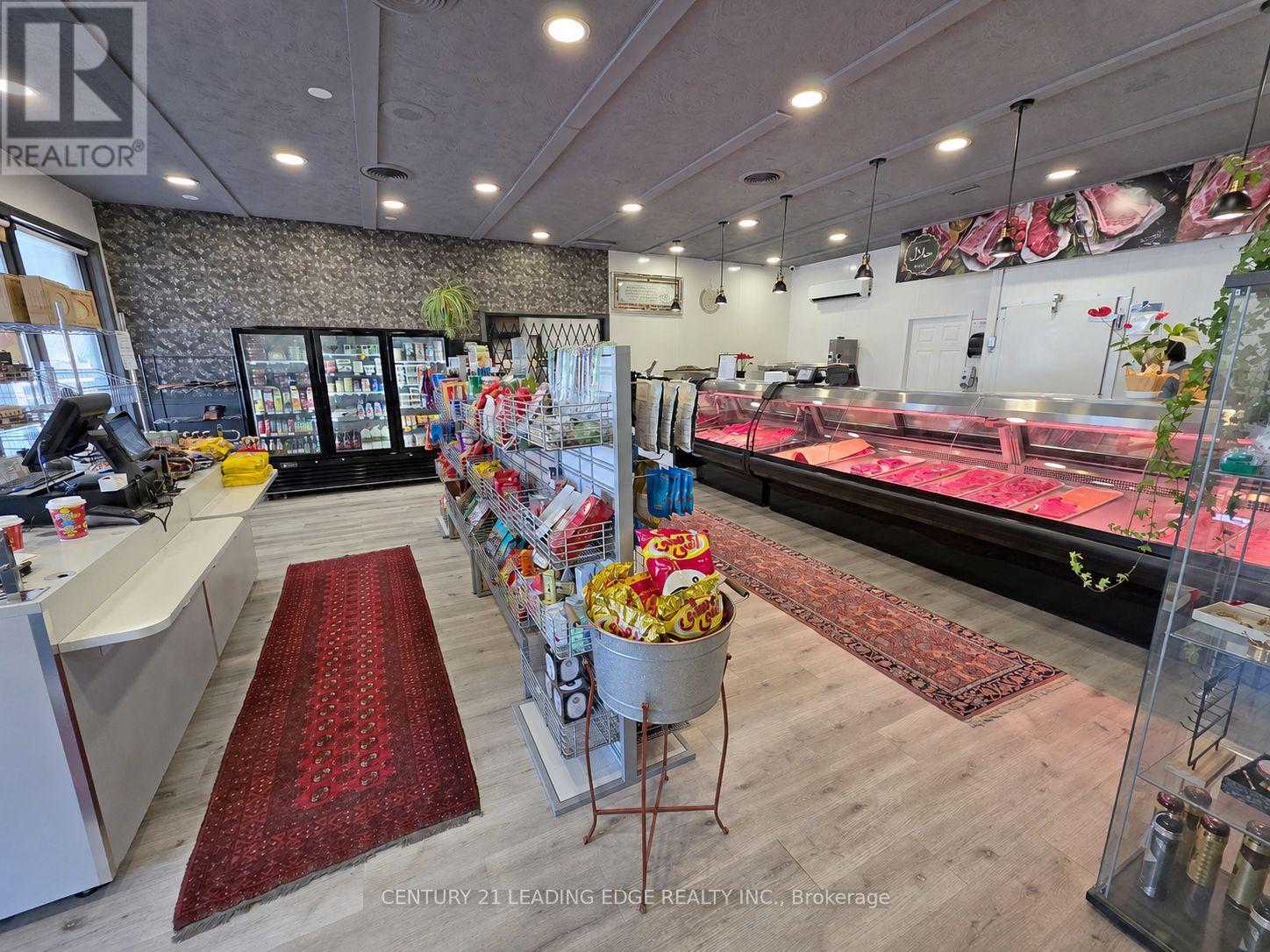 591 The Queensway South, Georgina, Ontario  L4P 2G3 - Photo 8 - N12852036