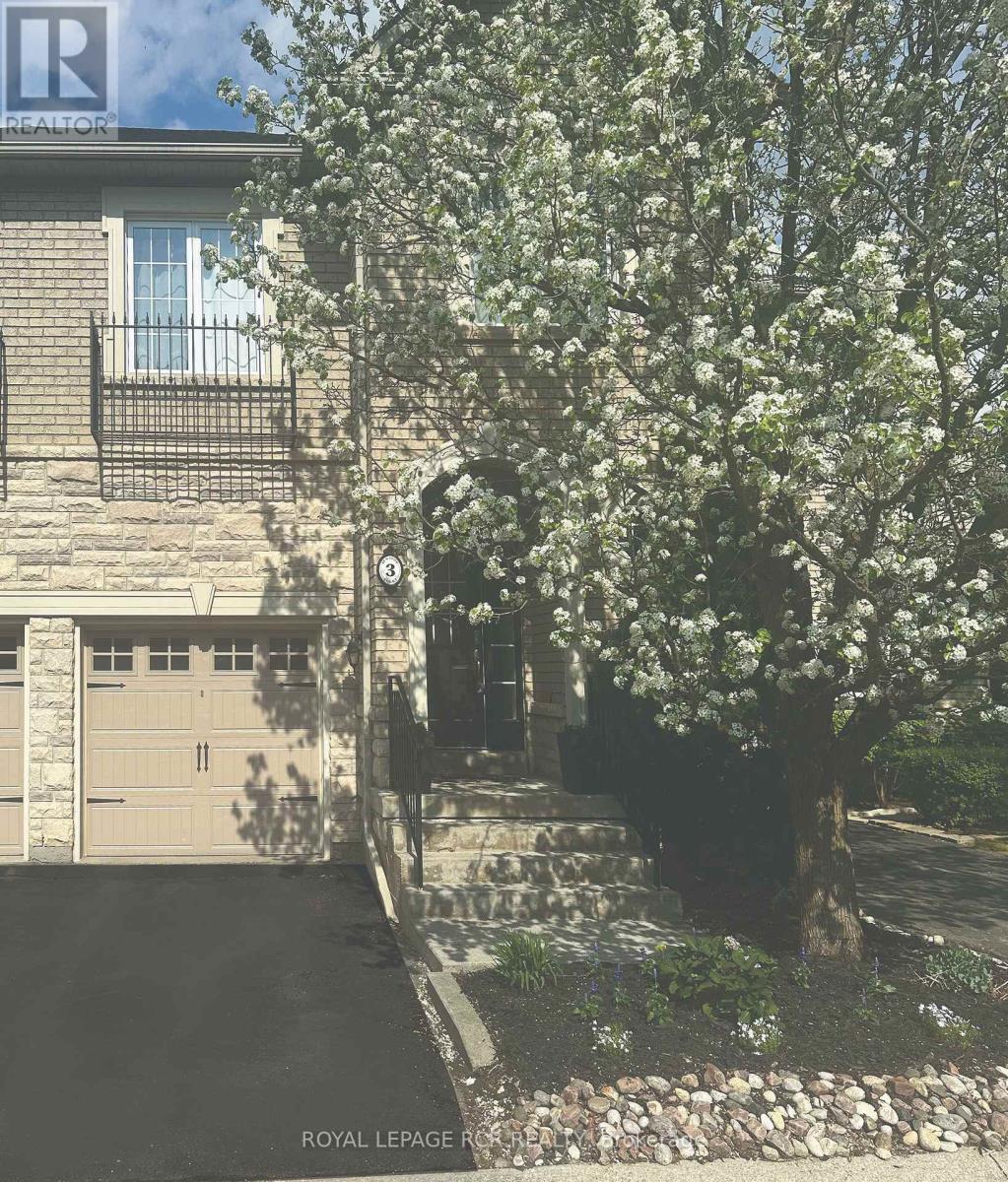 18 - 3 Senator Court, Aurora, Ontario  L4G 7P2 - Photo 3 - N13168890