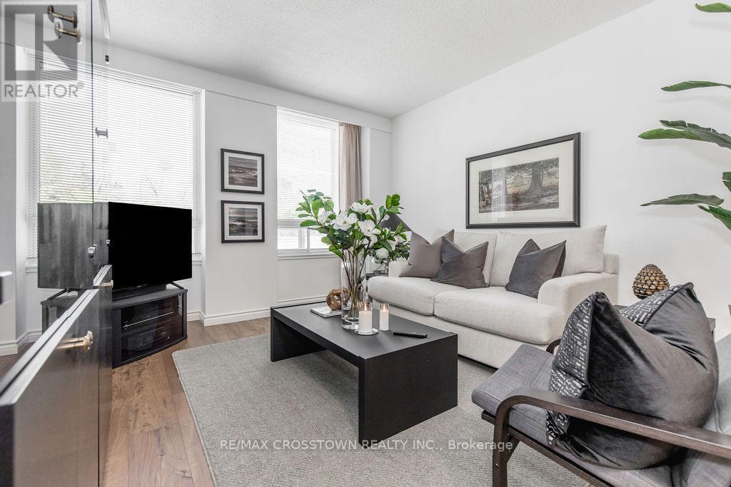 44 - 74 ROSS STREET, Barrie, Ontario