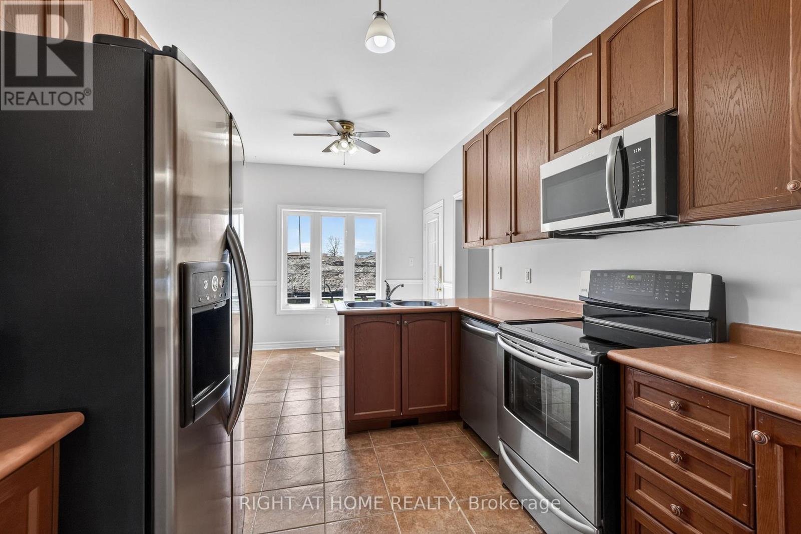 87 Jessica Drive, Barrie (Painswick South), Ontario  L4N 5Y9 - Photo 10 - S13170564