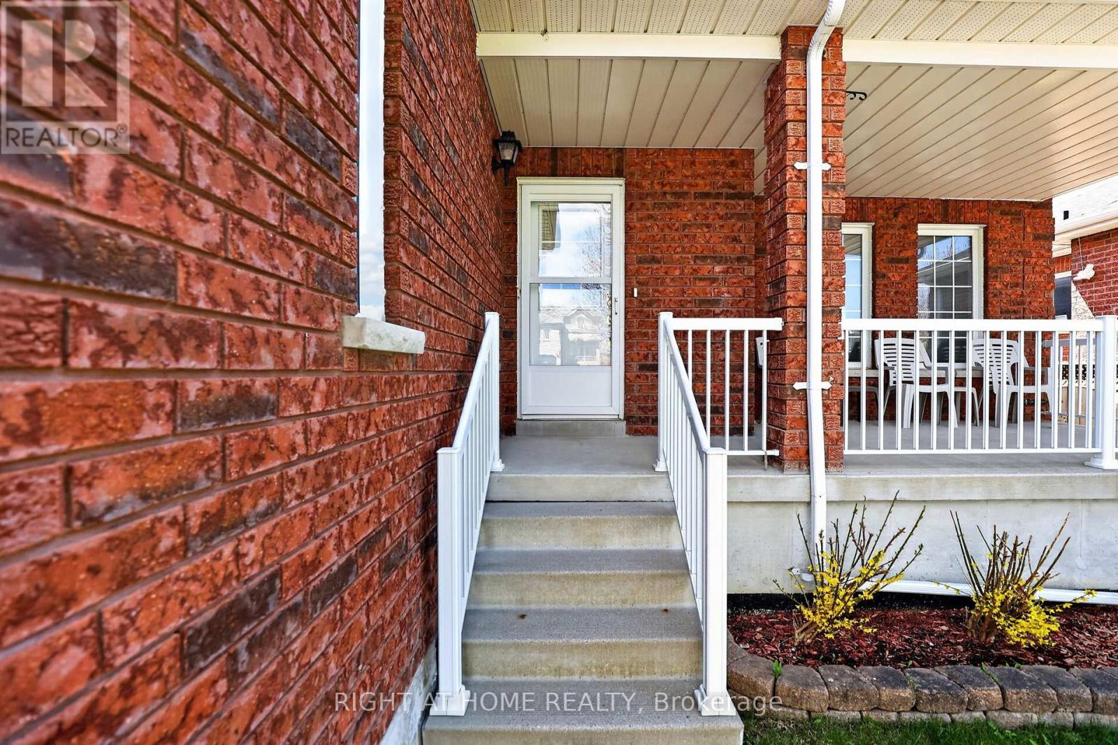 87 Jessica Drive, Barrie (Painswick South), Ontario  L4N 5Y9 - Photo 4 - S13170564