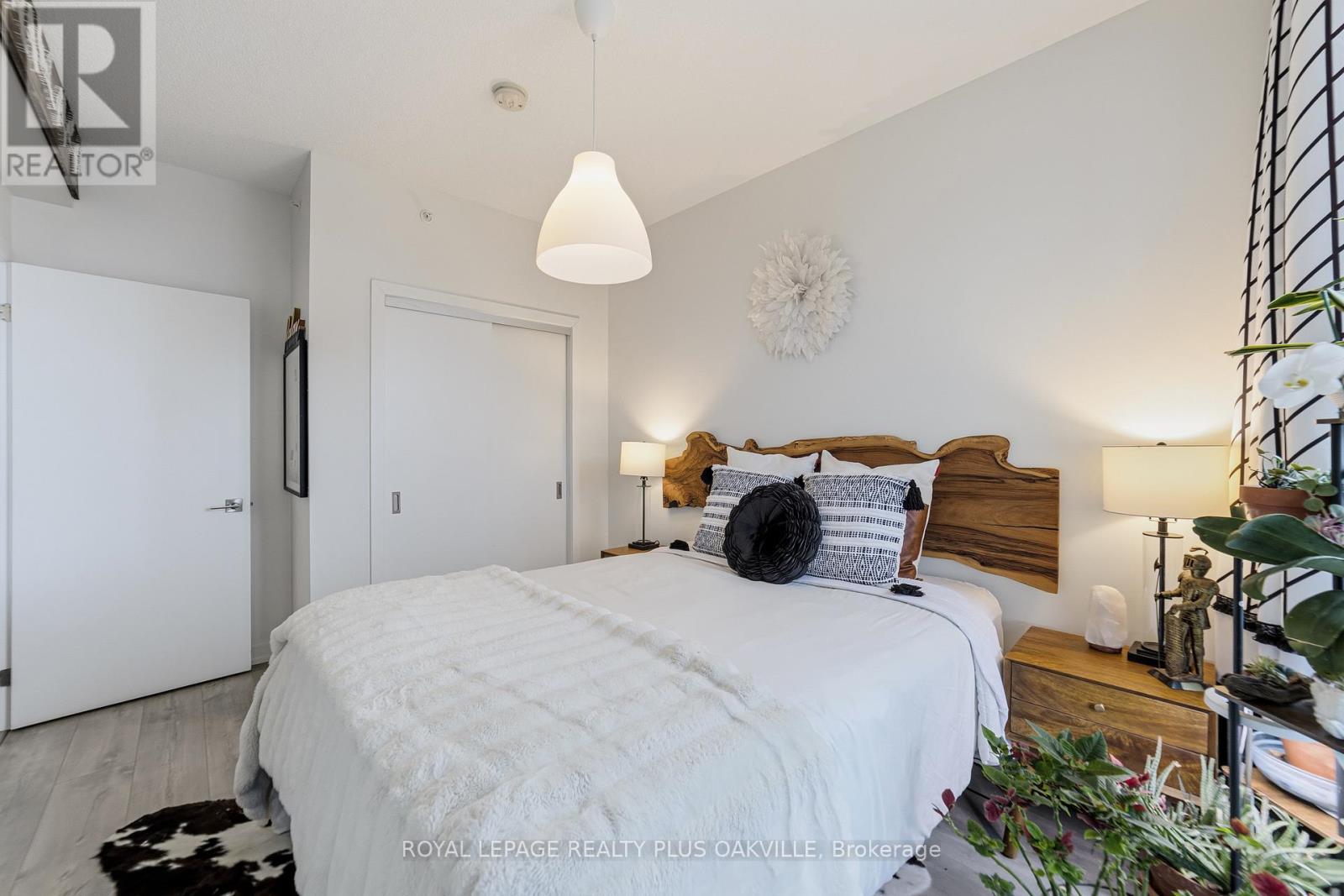 2207 - 2087 Fairview Street, Burlington, Ontario  L7R 0E5 - Photo 11 - W13170270