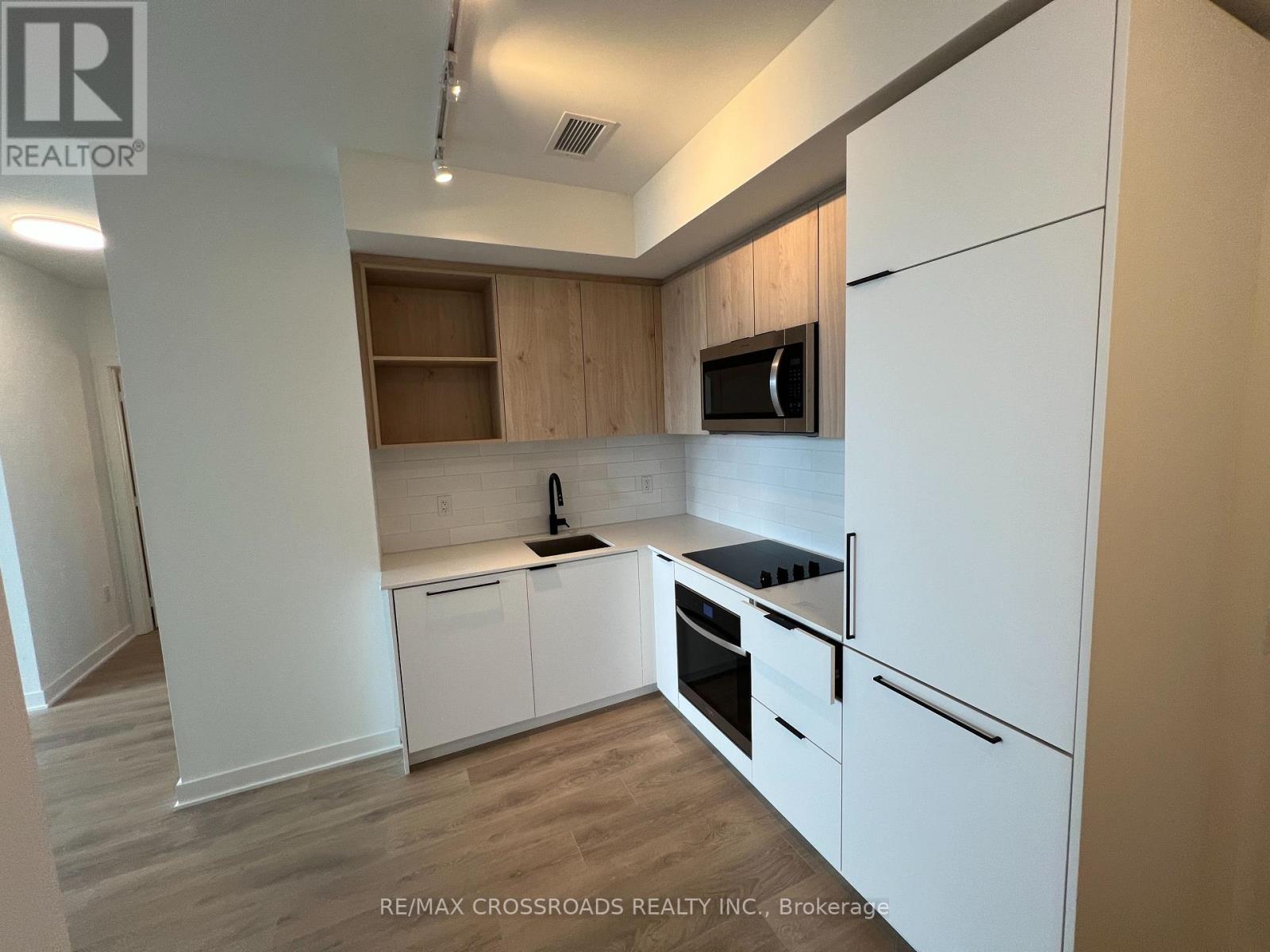 801 - 1185 Dupont Street, Toronto, Ontario  M6H 0G5 - Photo 2 - W13170344
