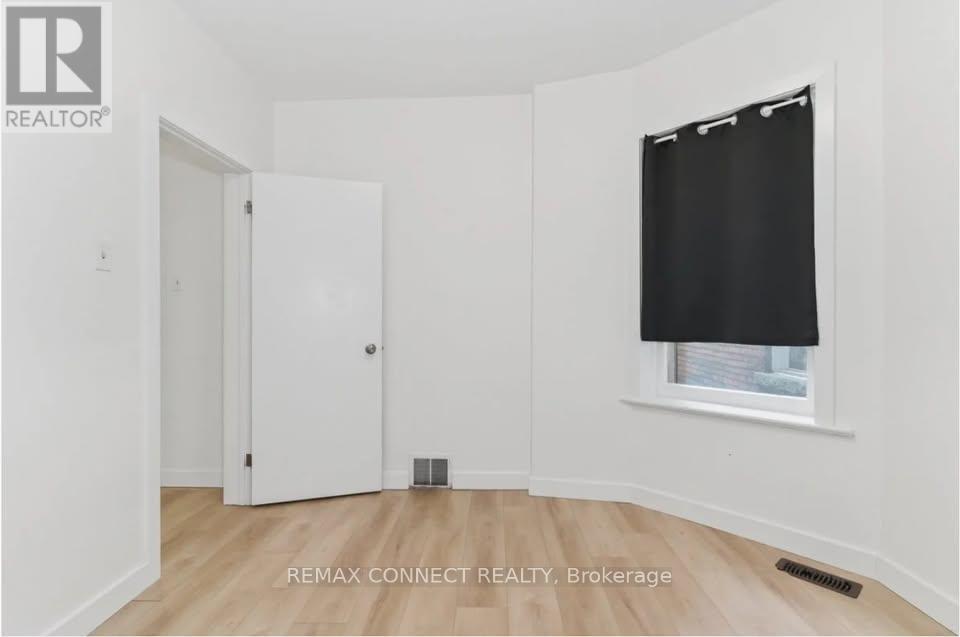 2nd Floor - 401 Roncesvalles Avenue, Toronto, Ontario  M6R 2N1 - Photo 9 - W13170434