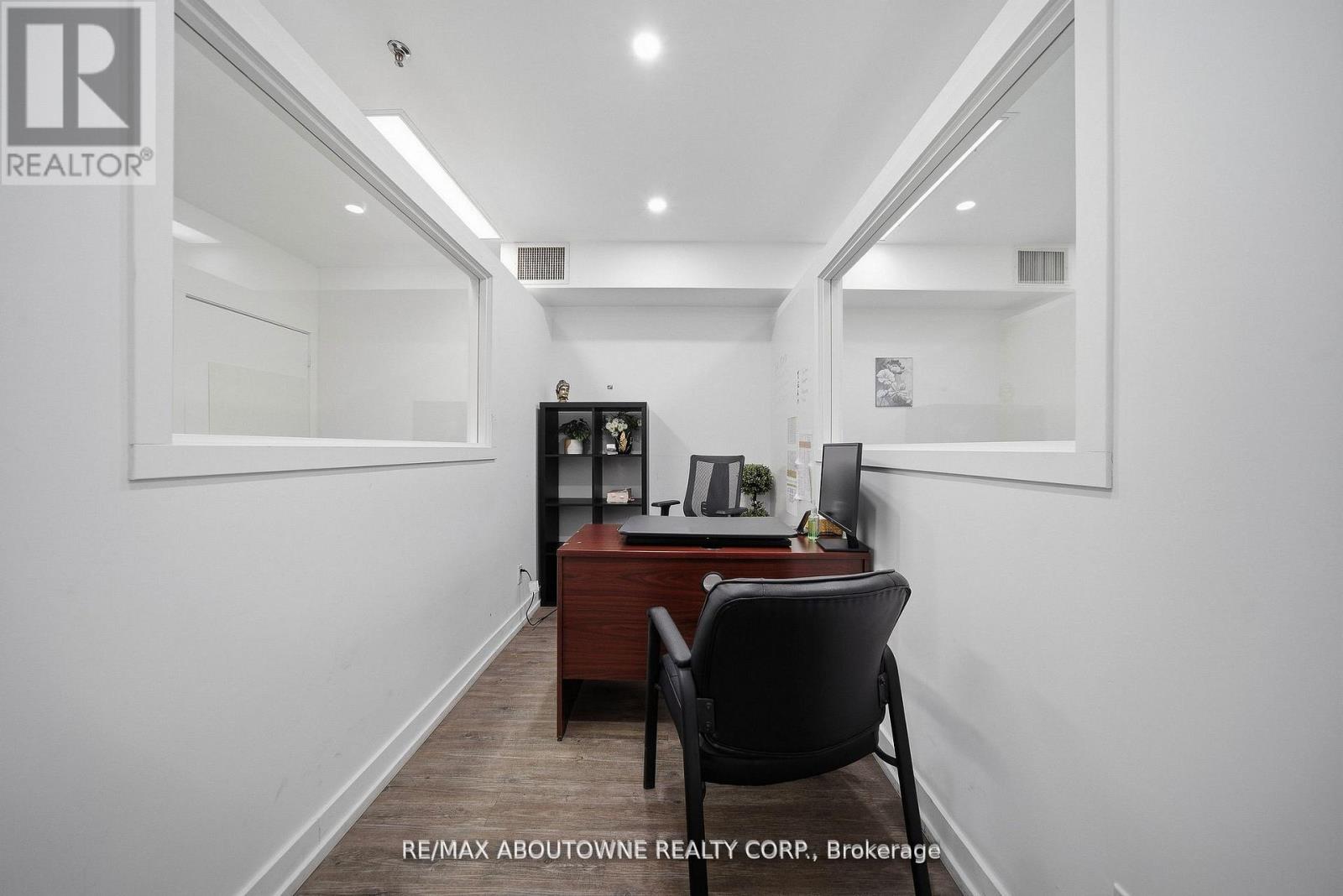 31 - 775 Pacific Road, Oakville, Ontario  L6L 6M4 - Photo 12 - W13170516