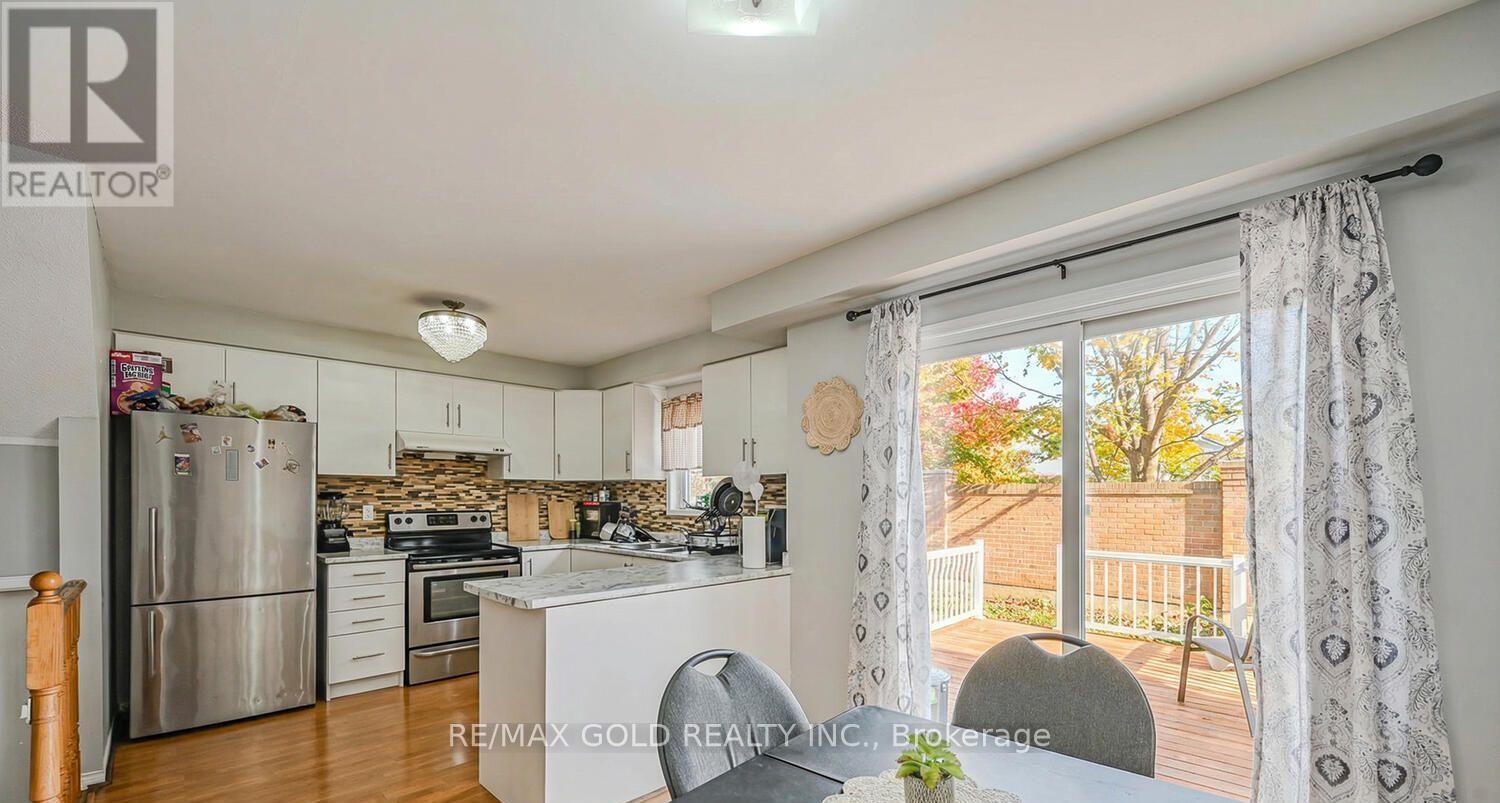 24 Seaside Circle, Brampton, Ontario  L6R 2G7 - Photo 12 - W13170520