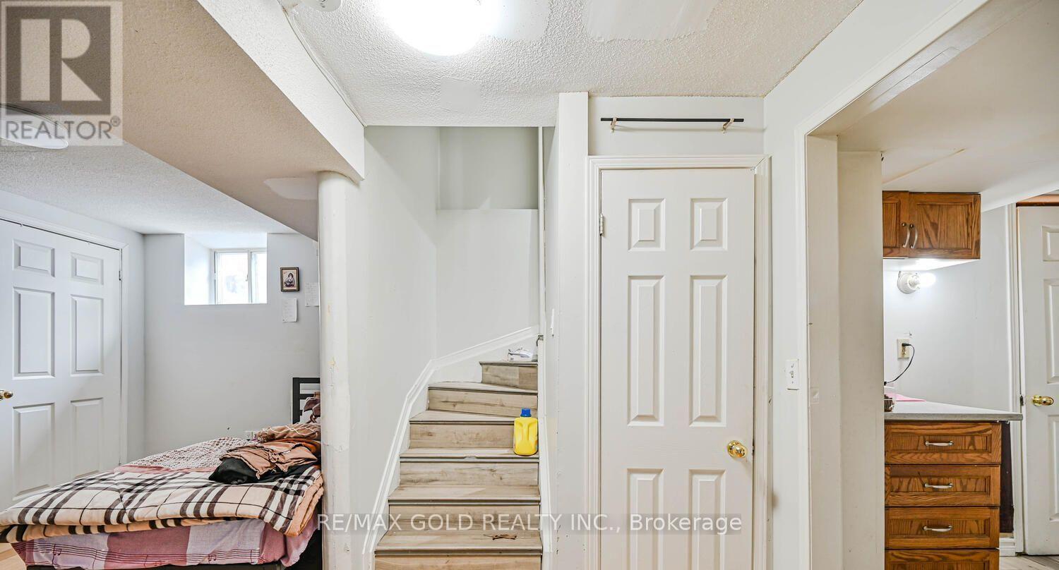 24 Seaside Circle, Brampton, Ontario  L6R 2G7 - Photo 32 - W13170520
