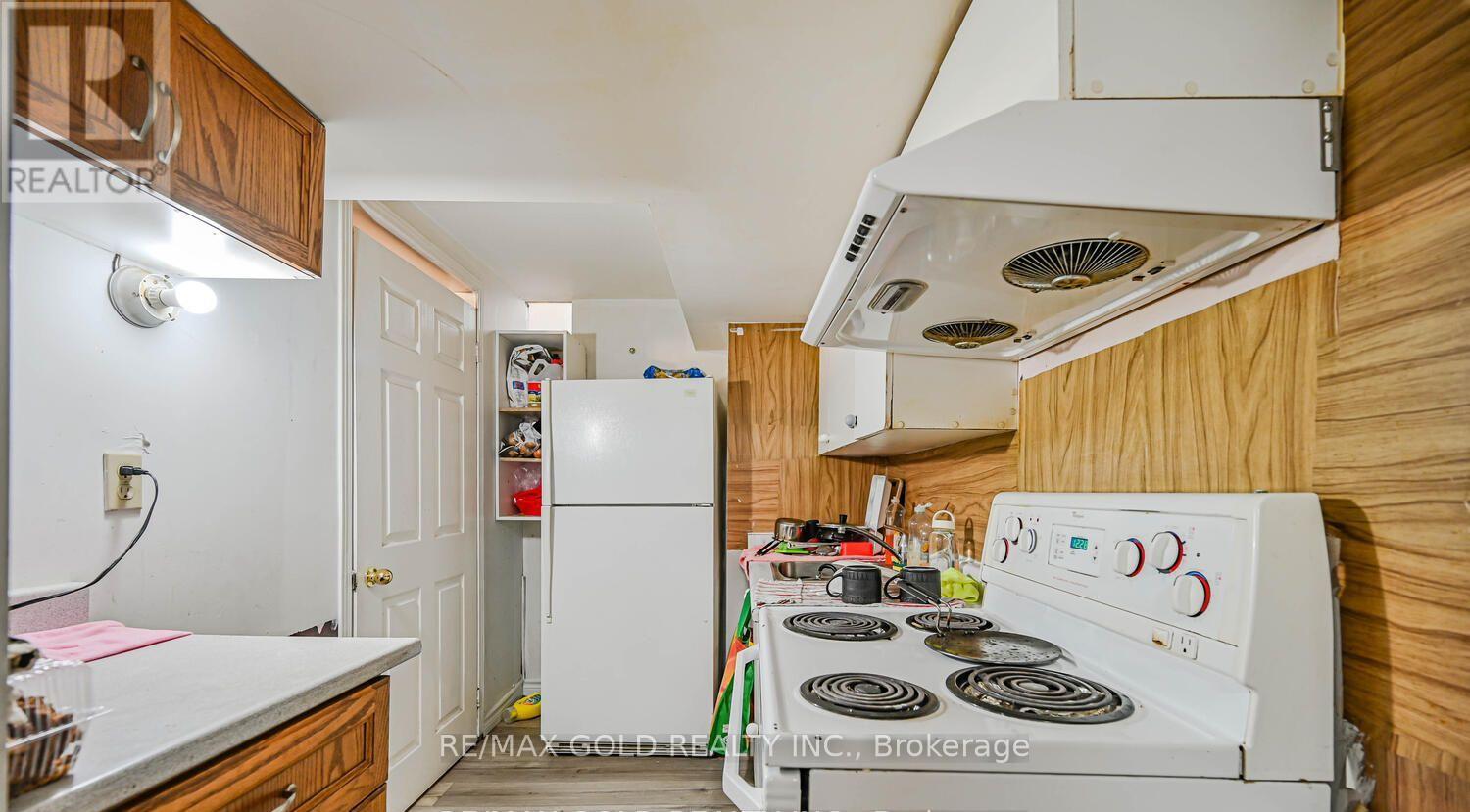 24 Seaside Circle, Brampton, Ontario  L6R 2G7 - Photo 35 - W13170520